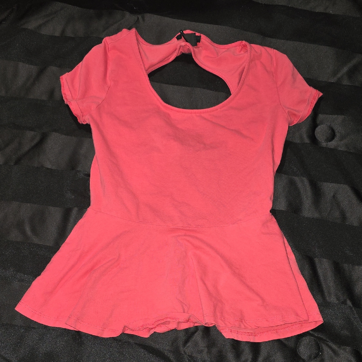 Forever 21 Coral Short Sleeve Top With Open Back